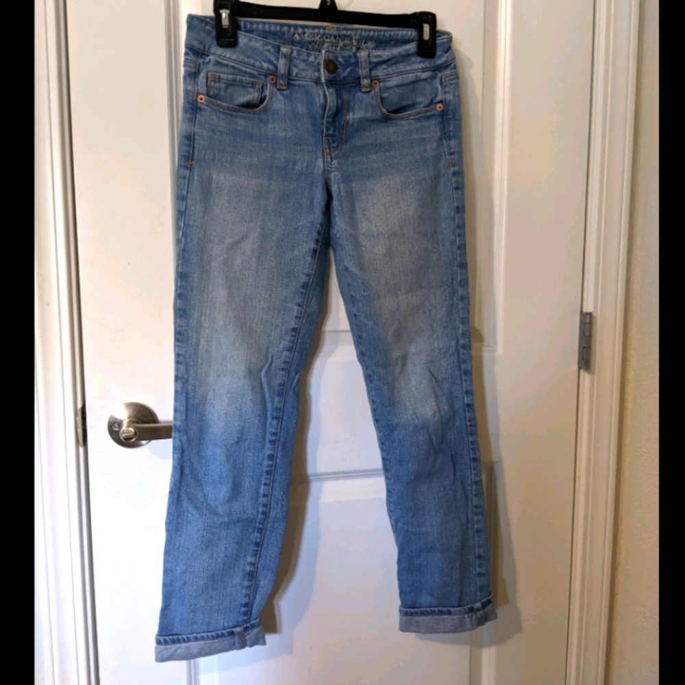 LIKE NEW CONDITION AMERICAN EAGLE JEANS
